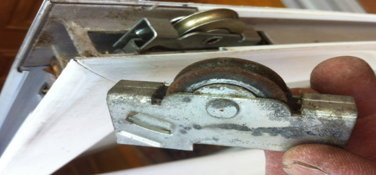 screen door roller repair in Rio del Mar